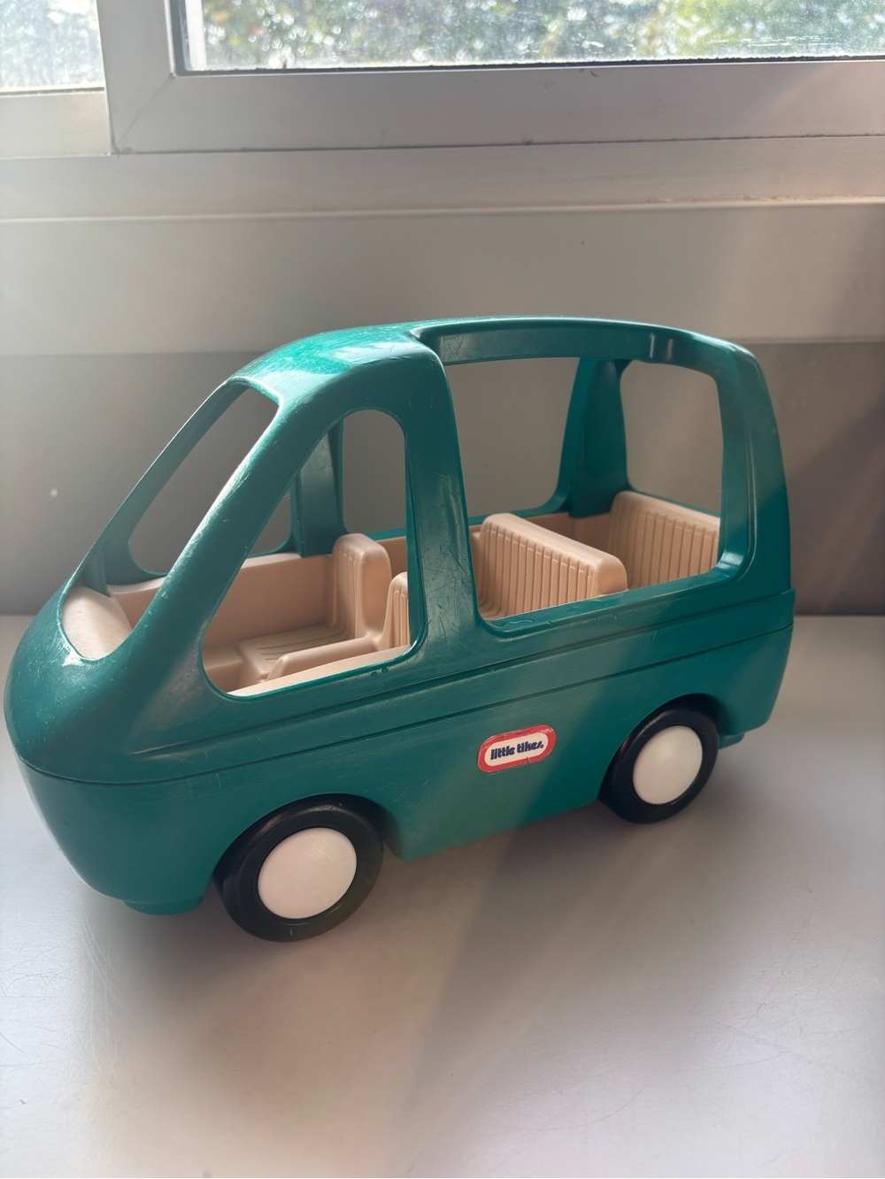 Vintage little tikes turquoise green/blue minivan from the 1990s